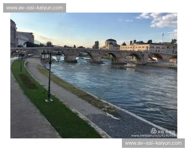 硝烟中的战歌：马其顿与乌克兰，国家复兴的史诗对决